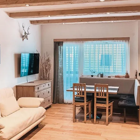 Alpenluxus' Alpine Seefeld With Balcony & Car Park Apartment