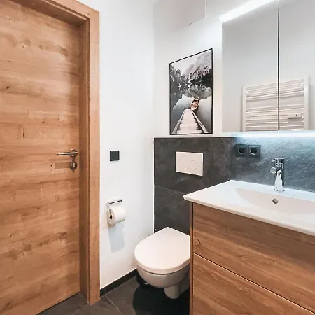 Alpenluxus' Alpine Seefeld With Balcony & Car Park Apartment
